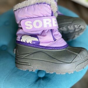 Kids Girls Sorel winter snow boots Size 12c Purple Velcro closure